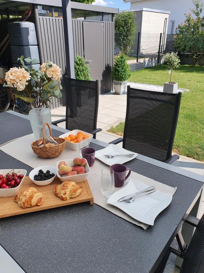 Schoene Ferienwohnung Bodenseeregion 징엔 외부 사진